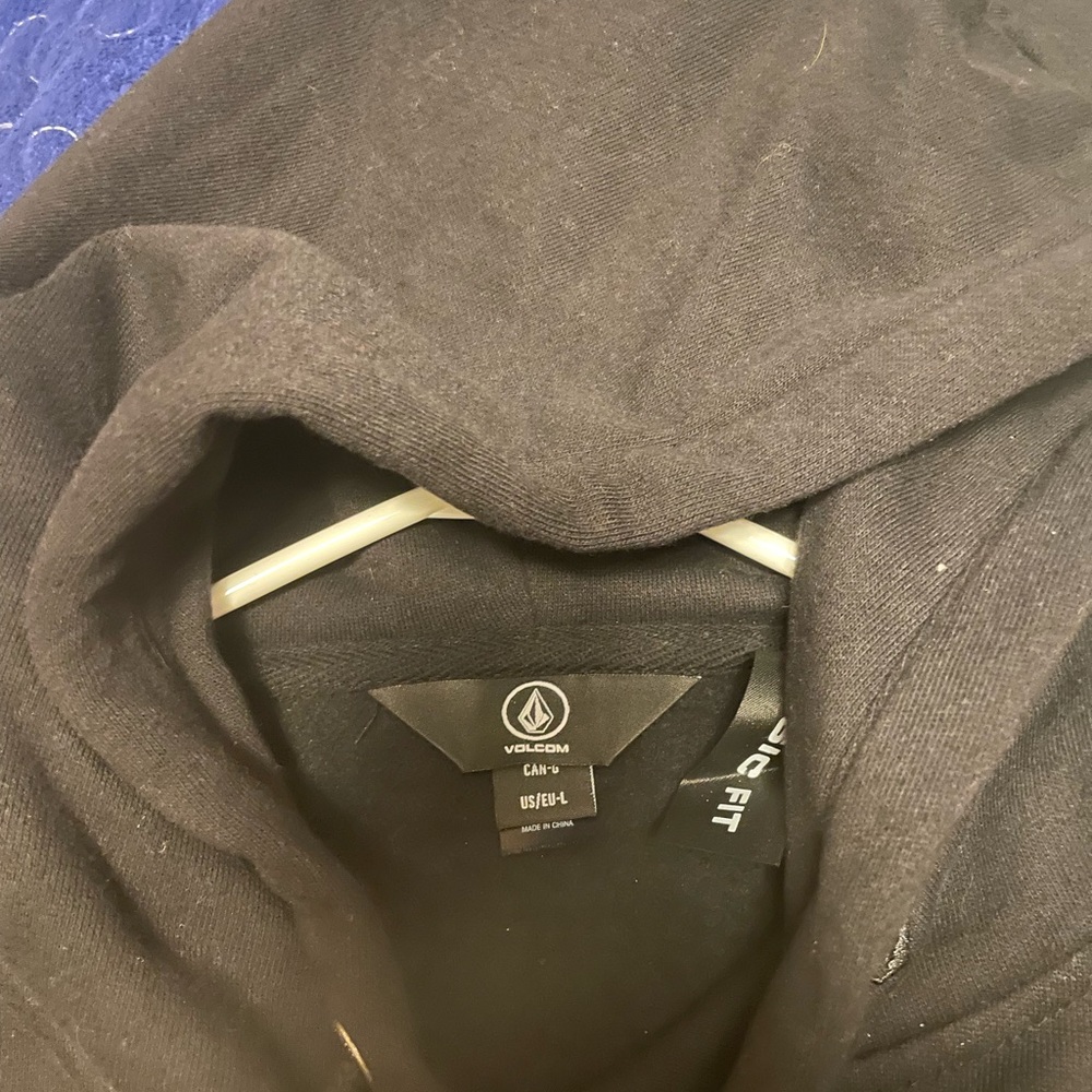 Volcom Sweatshirt - Picture 3 of 4